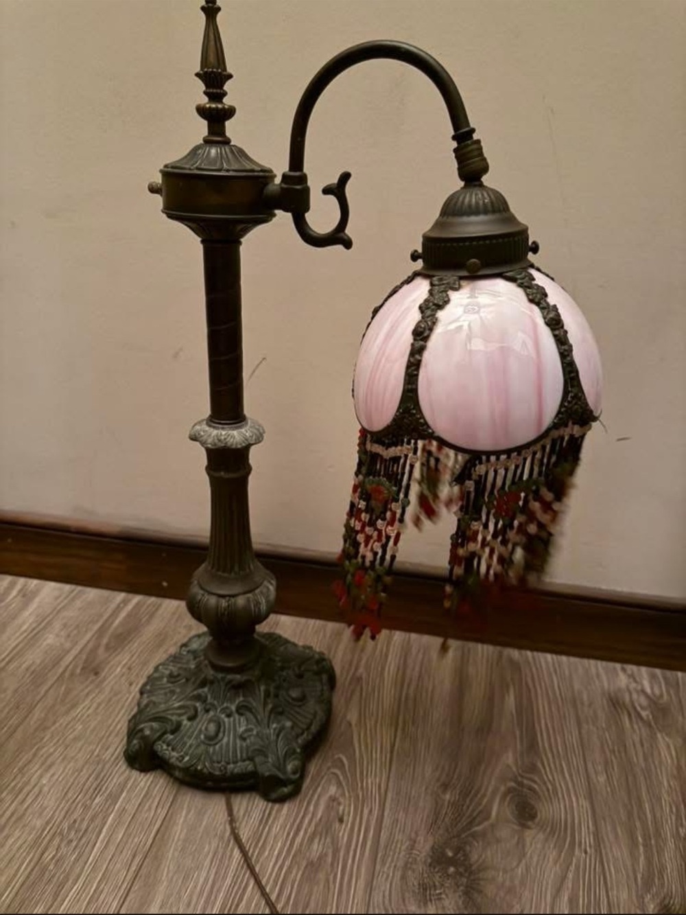 Antique-Style Pink Stained Glass Beaded Table Lamp